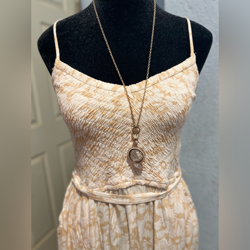 American Eagle Outfitters Cream Floral jumpsuit - Picture 4 of 9